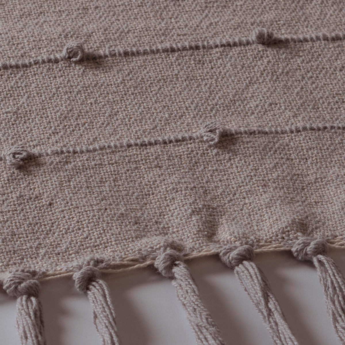 Camino De Mesa Mumbai Gris